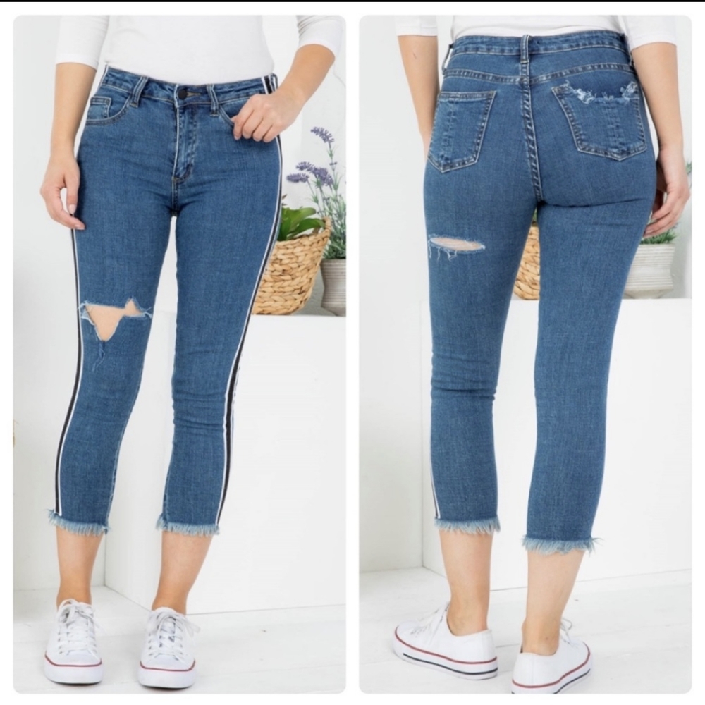 41. Distressed Capri Jeans in Medium Dark Wash